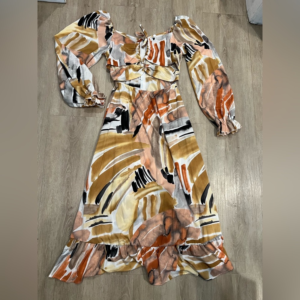 Perfect wedding guest or vacation dress! Like new!